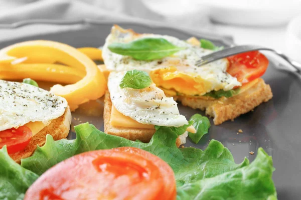 Вкусные сэндвичи с яйцом — стоковое фото