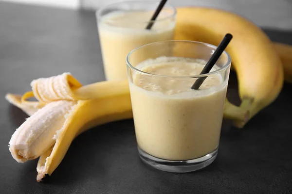 Leckerer Bananen-Smoothie — Stockfoto