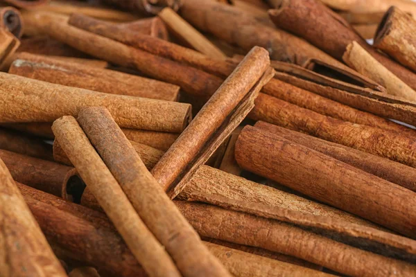 Many cinnamon sticks — Stock Photo, Image