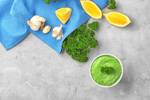 Lezzetli yoğurt sos