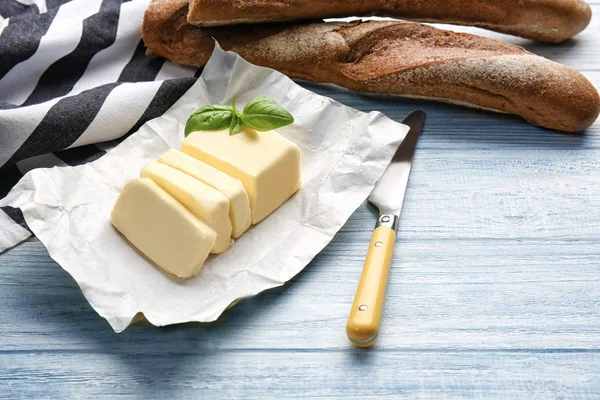 Piece of unwrapped butter — Stock Photo, Image