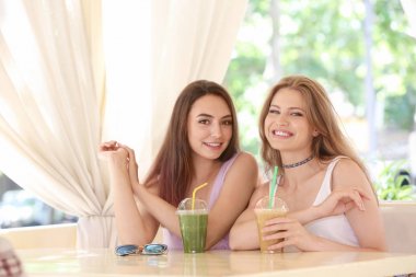 taze yüzlü zevk bayanlar 