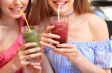 taze yüzlü zevk bayanlar 