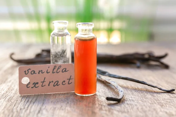 Ingrediënten voor de huisgemaakte vanille-extract — Stockfoto