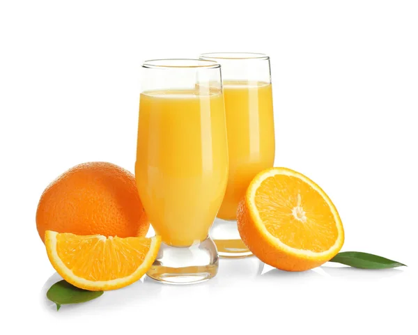 フレッシュ ジュースとオレンジのメガネ — ストック写真