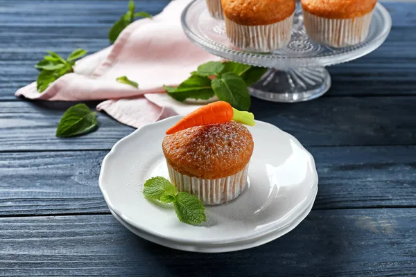 Plaka ile lezzetli havuç kek ahşap tablo