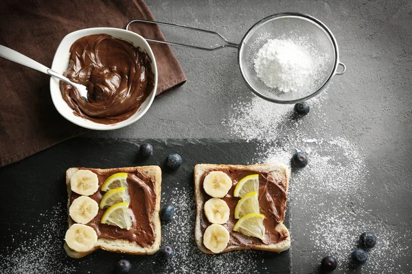 Heerlijke toast met banaan — Stockfoto