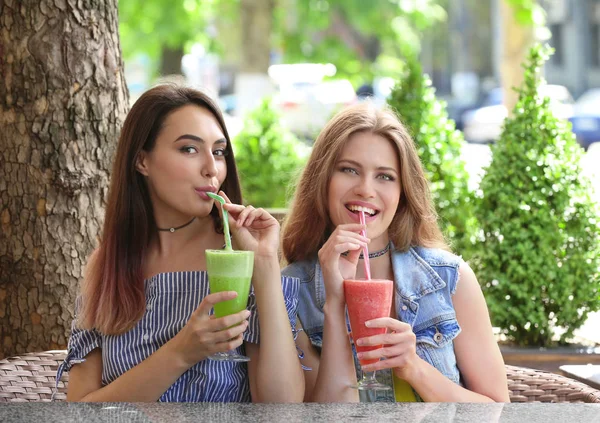 taze yüzlü zevk bayanlar 