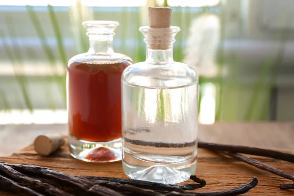 Ingredients for homemade vanilla extract — Stock Photo, Image