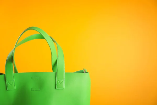 Bolsa elegante verde — Fotografia de Stock