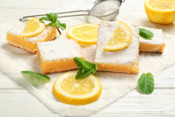 Delicious lemon pie bars