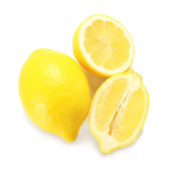 Delicious skivade citrusfrukter på vit bakgrund — Stockfoto