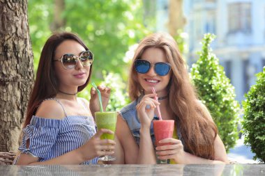 taze yüzlü zevk bayanlar 