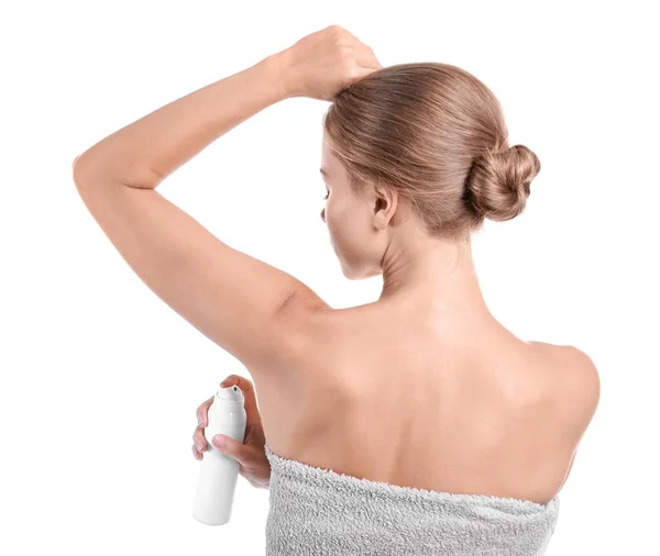 Mulher bonita com desodorizante no fundo branco — Fotografia de Stock
