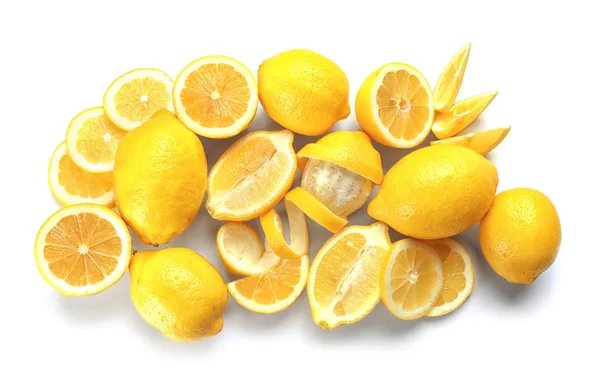 Lezzetli dilimlenmiş ve soyulmuş limon — Stok fotoğraf