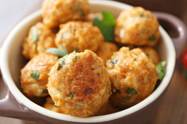 Lezzetli hindi köfte, closeup ile seramik tabak