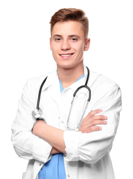 Joven médico sonriente sobre fondo blanco — Foto de Stock