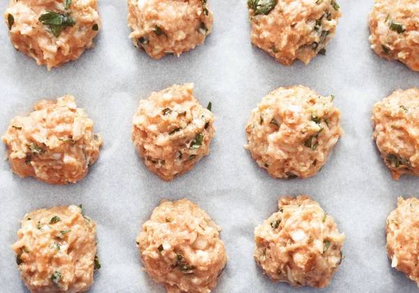 Bakso kalkun lezat di baking tray — Stok Foto