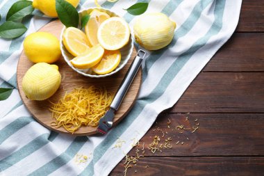 Limon, lezzet ve özel aracı tablo ile kompozisyon