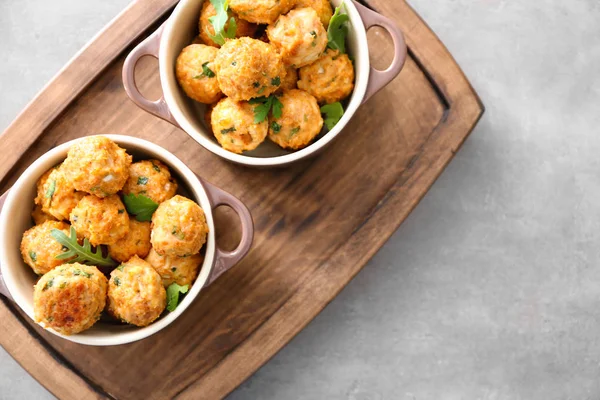 Seramik yemekler lezzetli hindi köfte tablo ile