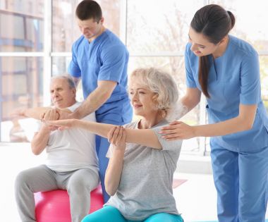 Fizyoterapistler modern klinik yaşlı hastalarda ile çalışma