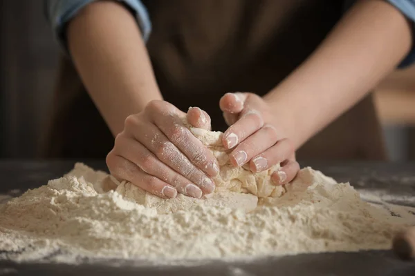 Chef making dough — Stock Photo, Image