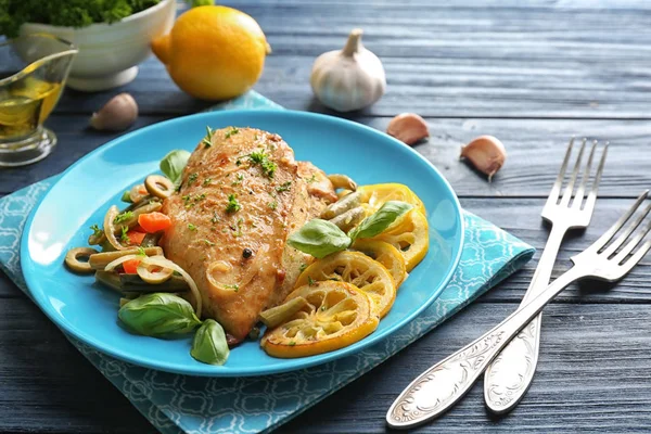 Plate with delicious roasted chicken fillet — Stock Photo, Image