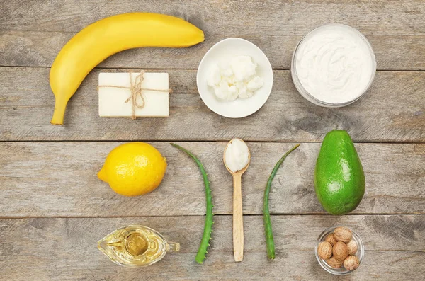 Sheabutter und Zutaten für Sahne — Stockfoto