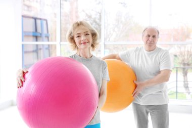 Yaşlı hastalarda Rehabilitasyon Merkezi. Fizyoterapi kavramı