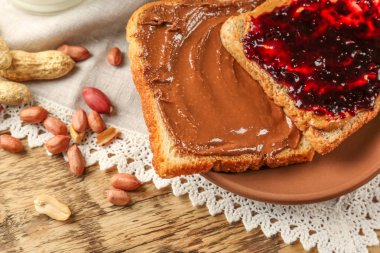 Fıstık ezmesi ile lezzetli sandviçler  