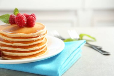 Lezzetli gözleme ile plaka  