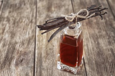 masada aromatik özü ile şişe