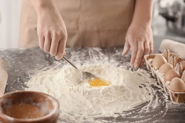 Chef making dough — Stock Photo, Image