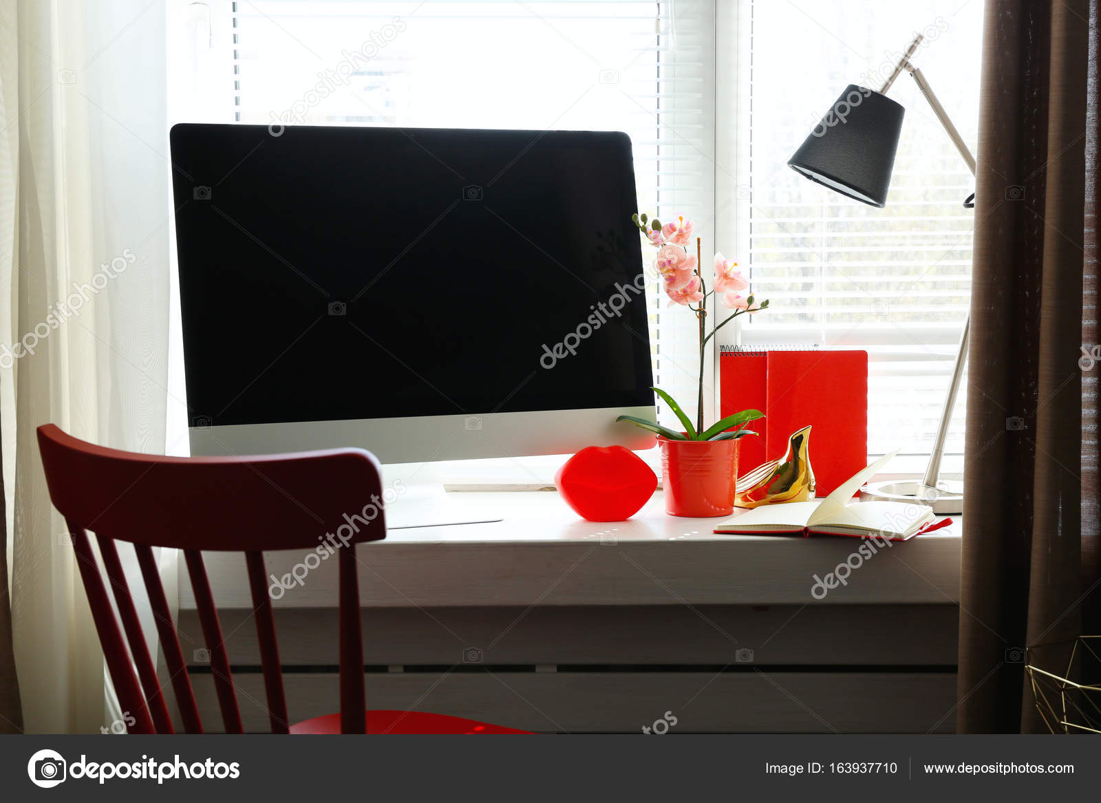 Moderni ambienti di lavoro confortevoli — foto stock © belchonock ... Ambienti moderni