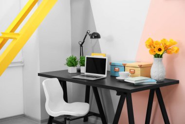 Modern oda içi rahat işyerinde