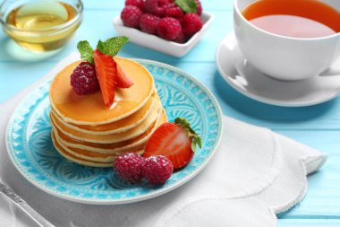 Lezzetli gözleme ile plaka 