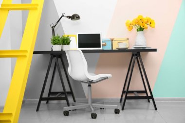 Modern oda içi rahat işyerinde