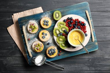 Çilek ile lezzetli çıtır tart  