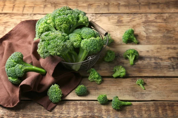 Broccoli verde proaspăt — Fotografie, imagine de stoc