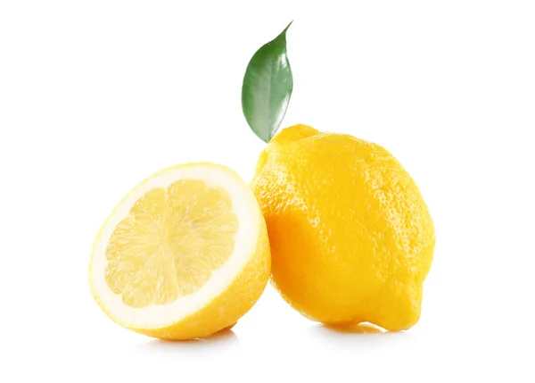Delicious fresh lemons and leaf — Stock Photo, Image