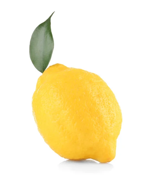 Deliciosos limones frescos y hojas — Foto de Stock