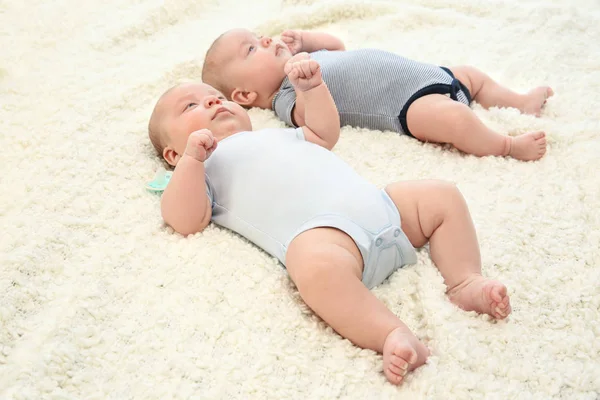 Carini i bambini piccoli — Foto Stock