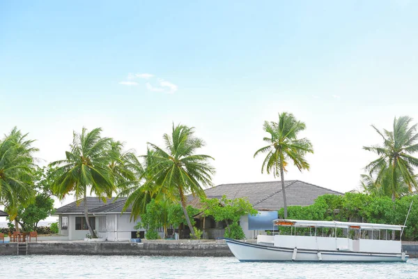 Tropikal resort modern teknesi ile yatak