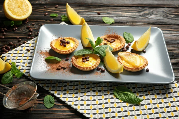 Délicieuses tartes croustillantes au citron — Photo