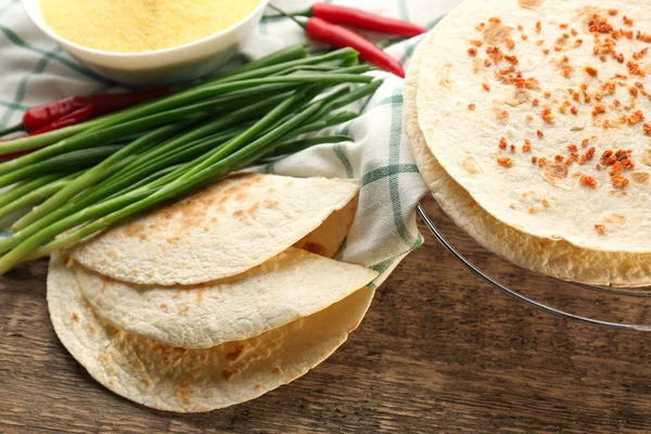 Nefis ekmeği ile kompozisyon  