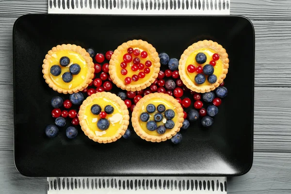 果実とおいしいサクサクのタルト — ストック写真