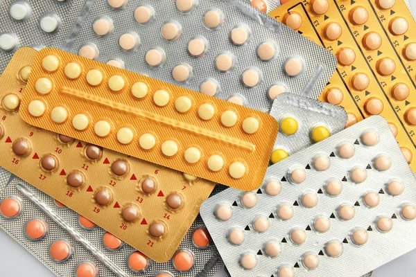 Tiras com pílulas contraceptivas orais — Fotografia de Stock