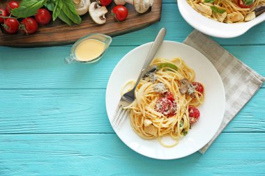 Lezzetli kızarmış Türkiye lazanya 