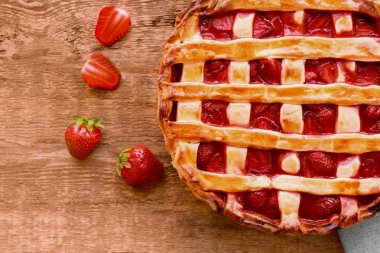 enfes Çilekli pasta 