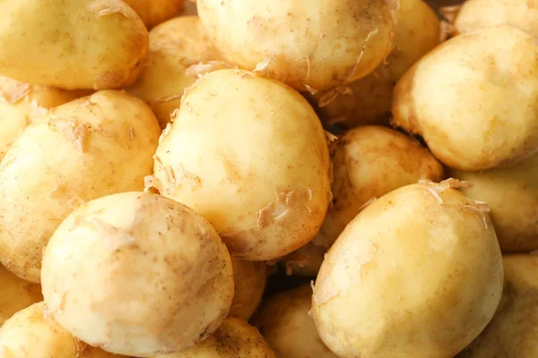 Молода картопля, крупним планом — стокове фото